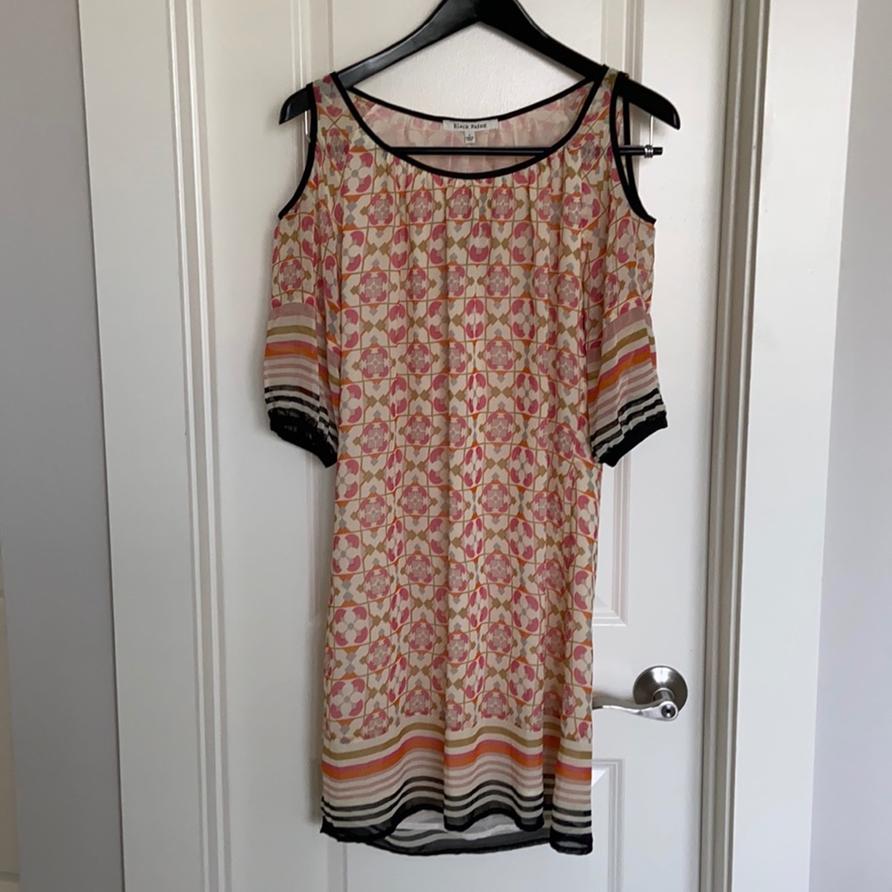 Black Rainn patterned dress